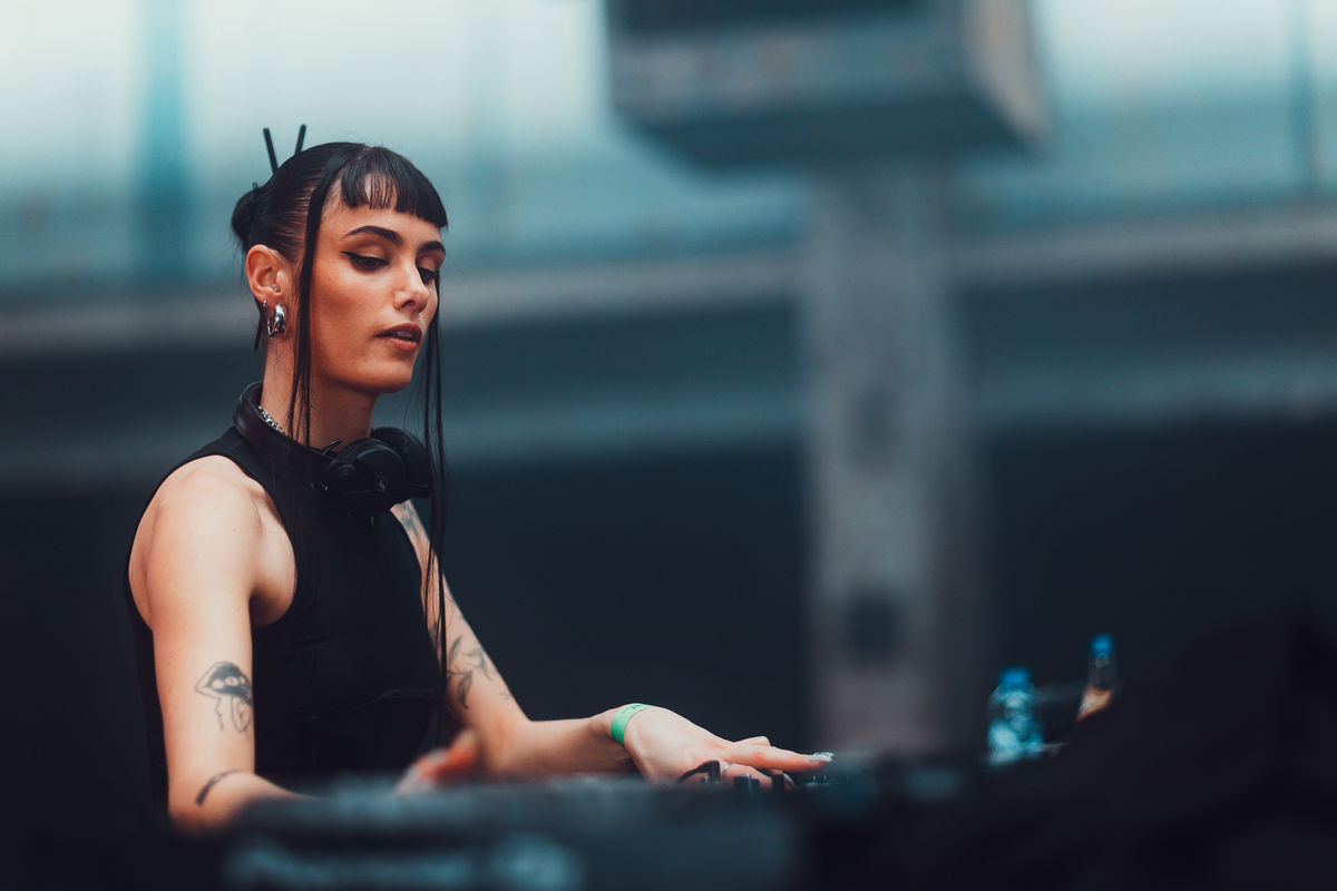 Loading... just a sec